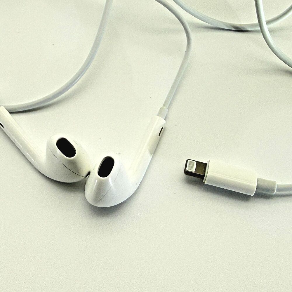 Apple EarPods with Lightning Connector – Authentic